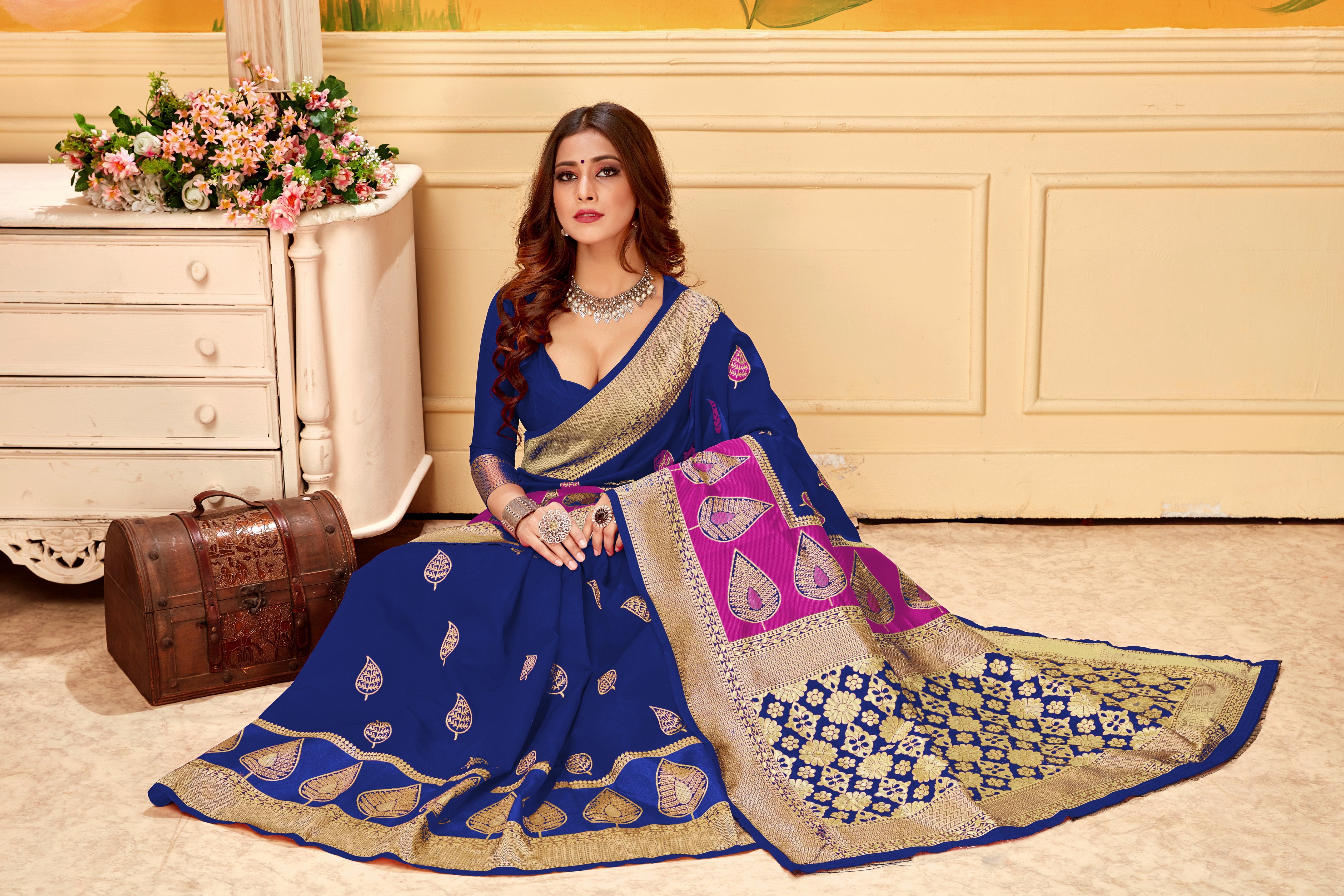 Banarasi Weaving Lichi Silk Saree Tenuous Body Work