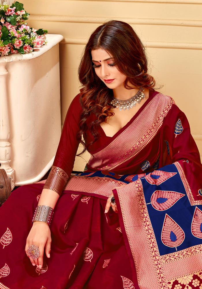 Banarasi Weaving Lichi Silk Saree Tenuous Body Work