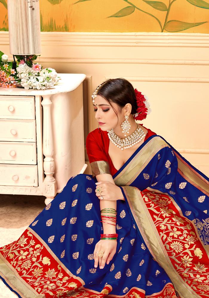 Banarasi Weaving Lichi Silk Saree With  Tenuous Body Work