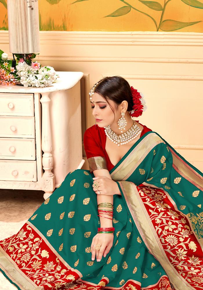 Banarasi Weaving Lichi Silk Saree With  Tenuous Body Work